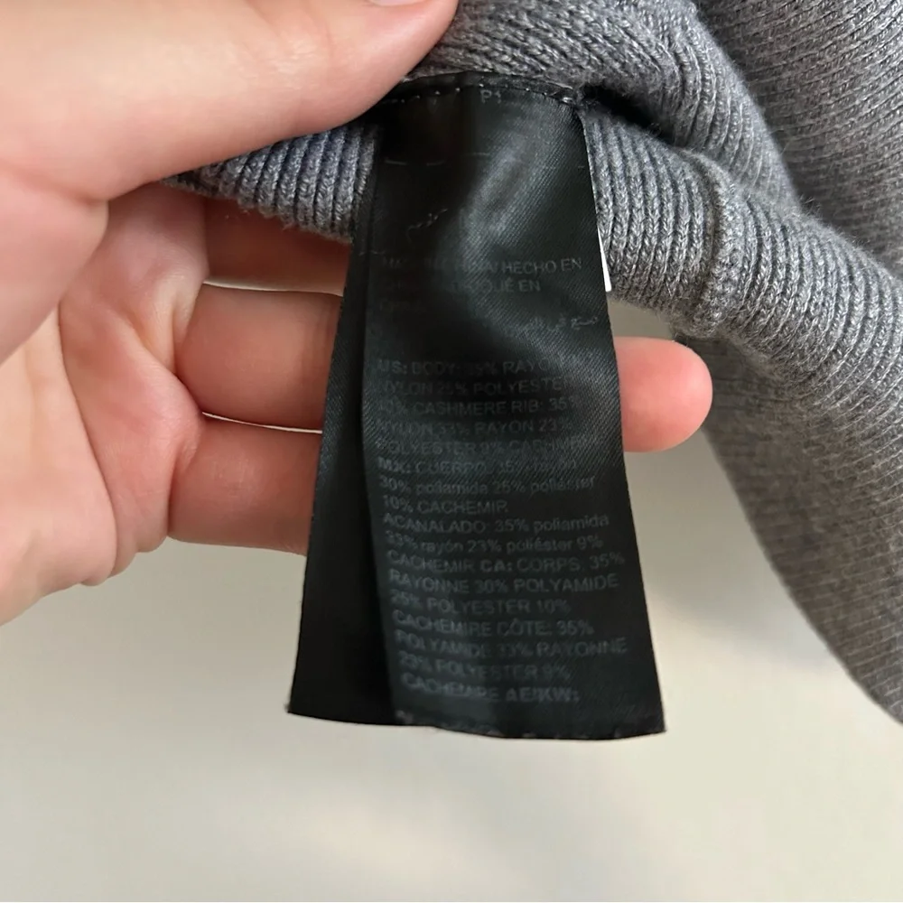 Cozy Warm Soft Gray Long Sleeve Sweater Top - Picture 3 of 3